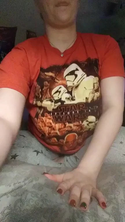 1st Titty Drop of 2021? Night Y'all ? [F] 29 (oc) [GIF]