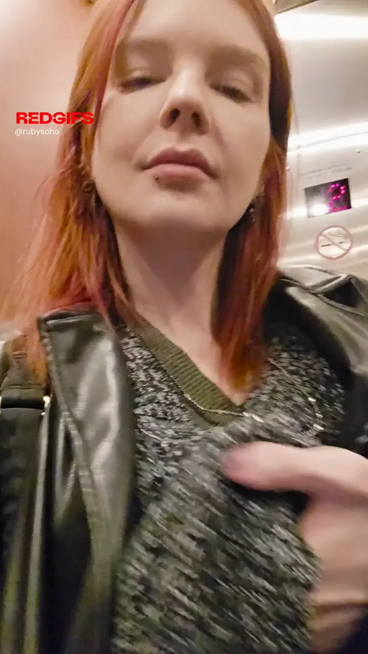 Some moms like it risky (let's sneak in a quickie)