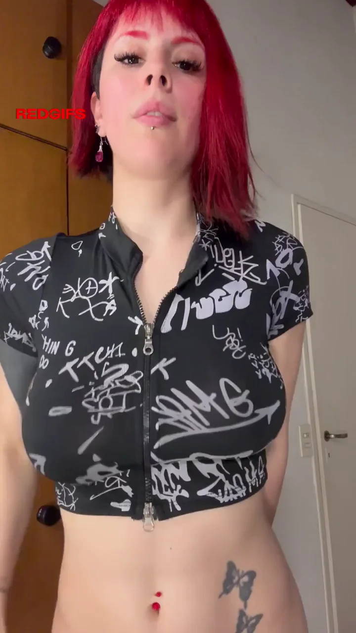 🔥 Redhead Slut's Perfect Bouncy Natural Titties Tease 💦