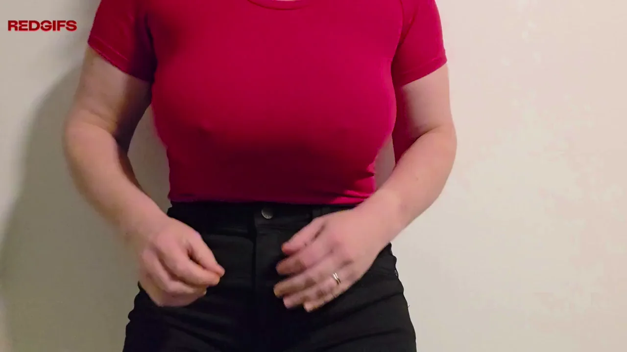 Busty MILF Flaunts Her Massive Natural H-Cup Jugs