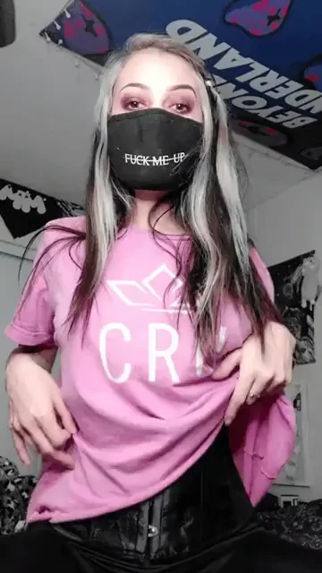 Happy Titty Tuesday: Goth Babe's Perky Tease Drop