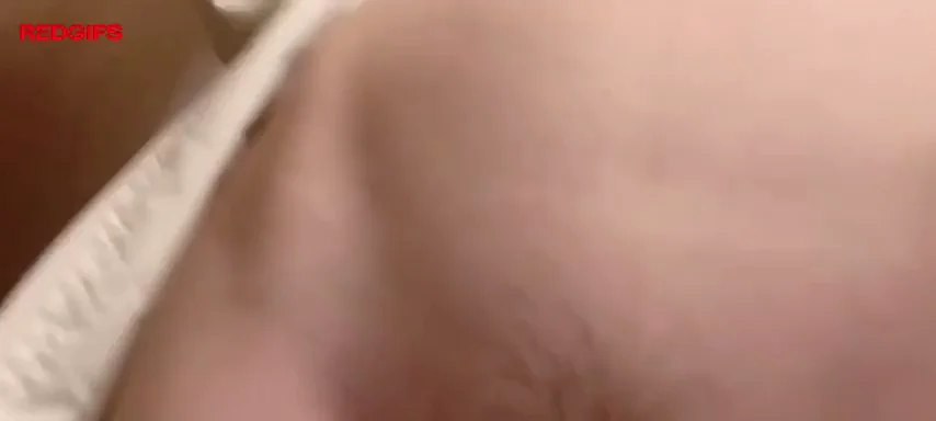 Need a reddit friend who'll fuck my Chinese pussy properly without a condom😘