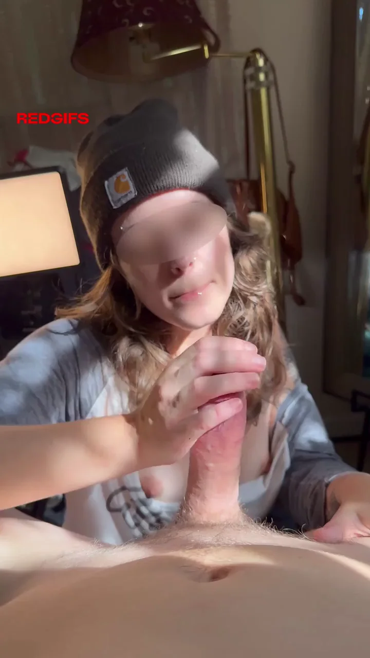 Alt Brunette Slut Worships Huge Cock 👅🍆💦