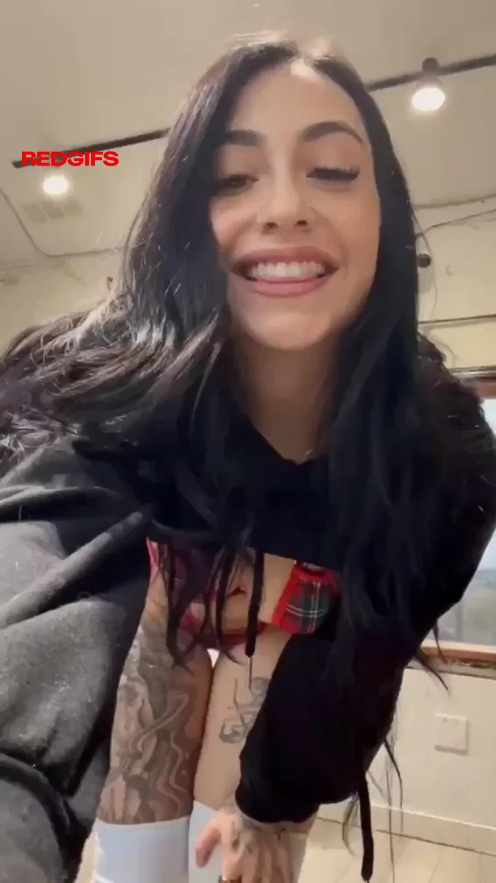 Instagram girl, anyone know her ?