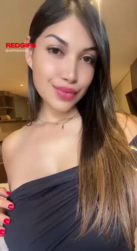 One piece titty reveal
