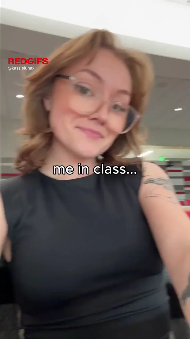 Braless Tits Tease in Class & Home 💋🍈🍈