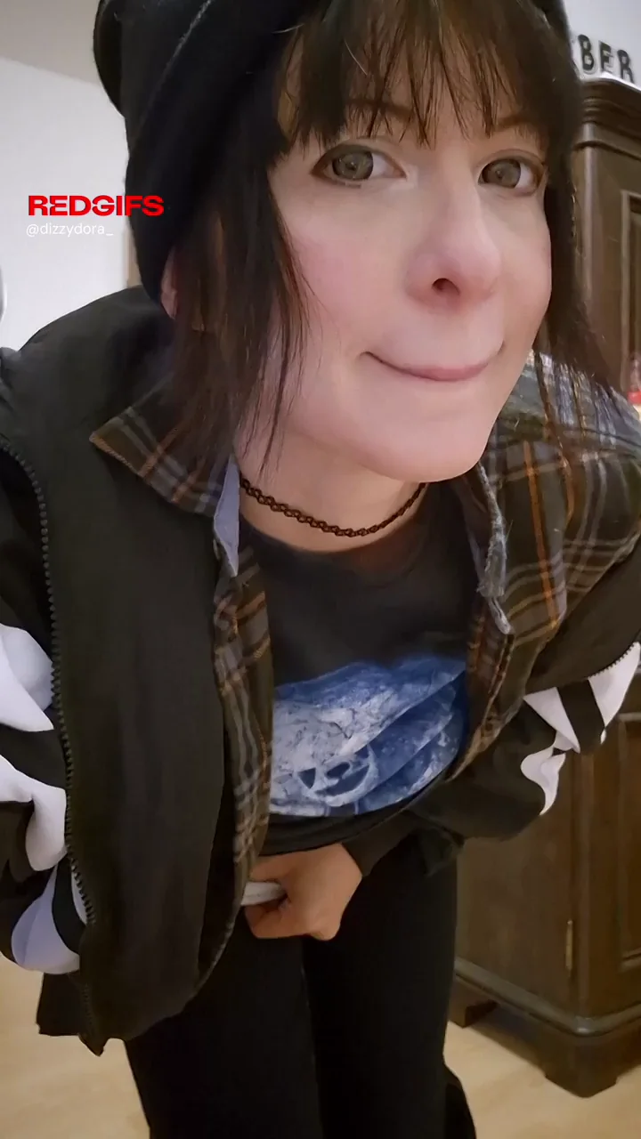 Im a friendly titty (reveal)er