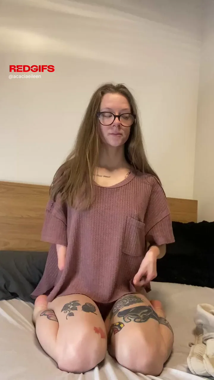 big t-shirts always make me appreciate my tiny body more