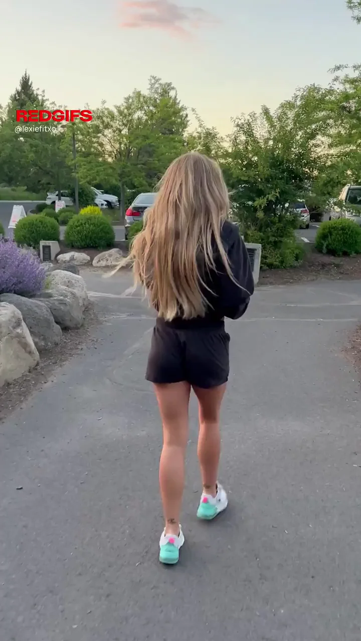 Flashing my ass while walking with my friends ;)