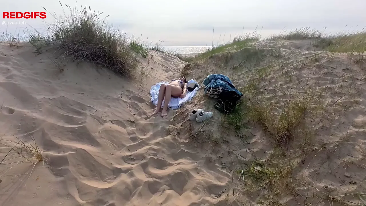 I am a perfect type of girl to bring to the beach with you