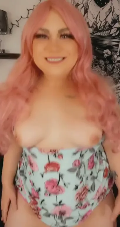Anal, squirting,blowjobs, outdoor, solo, feet, cumshots, creaming, and much more very interactive video chats, sexting, rates, ect. BOY GIRL CONTENT SOLO CONTENT MACHINE CONTENT all my links in the comments