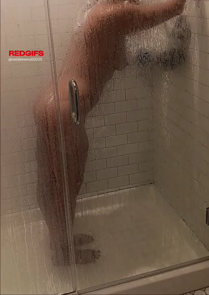I love this hotel shower