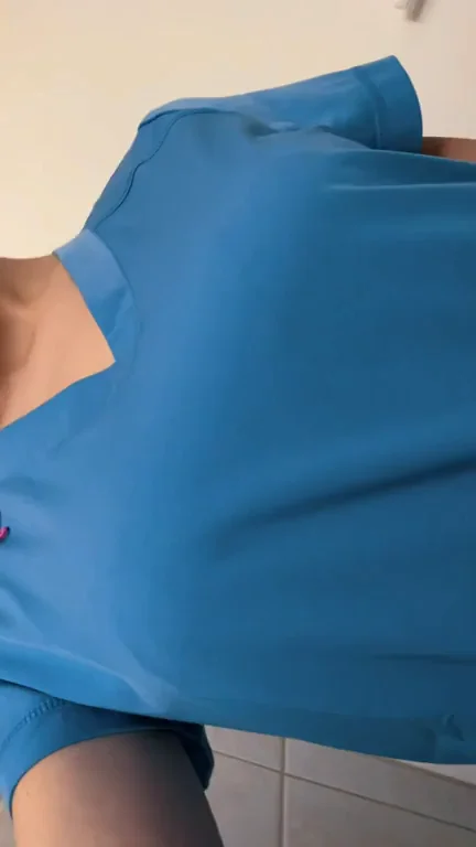 Would you fuck a naughty med student? ?