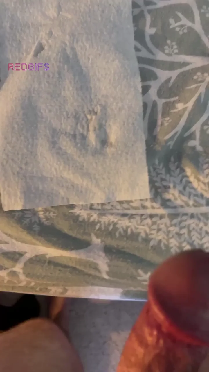 Still proud of this one. (Ignore that I’m cumming onto winter themed bedsheets 😭)