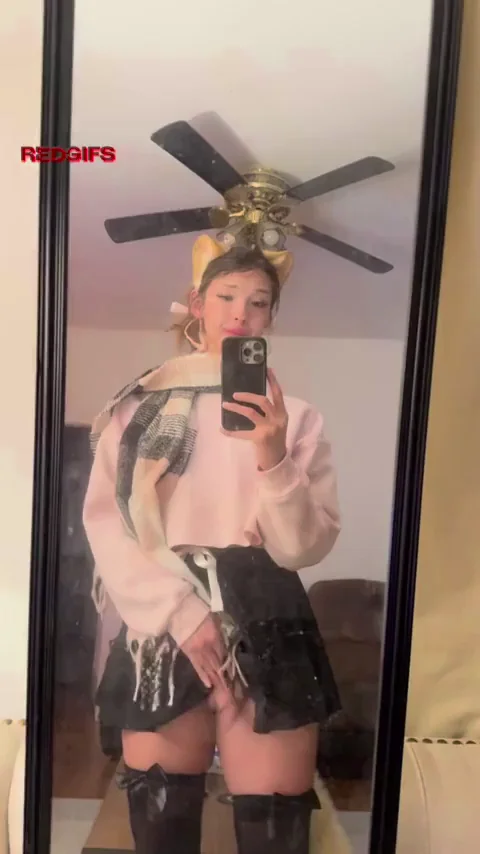 whats the first thing u notice in this