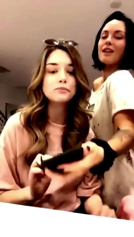 Lauren Summer and Kayla Lauren showing their tits, ass and feet on Instagram live