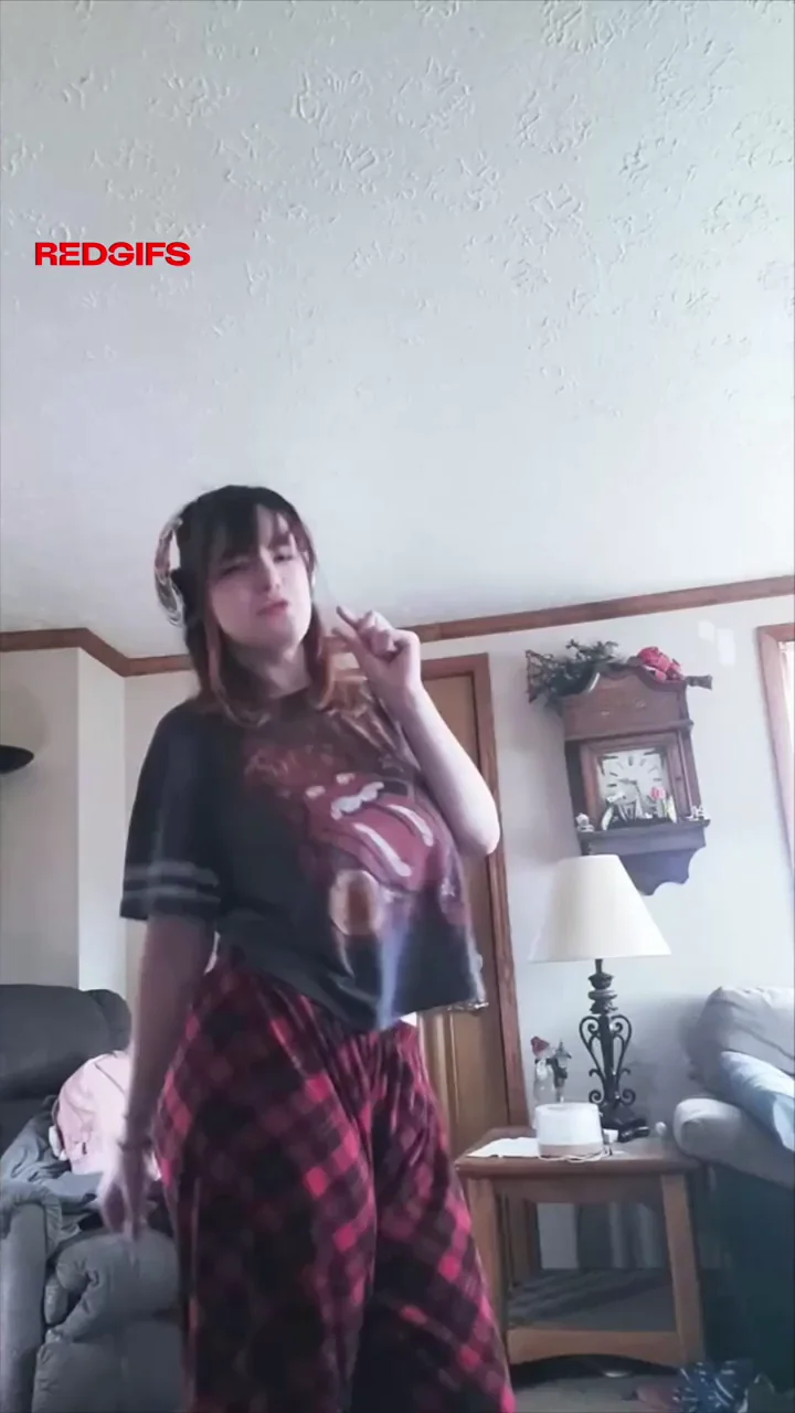 🛋️ Busty Teen Home for Holidays Tease 🍒