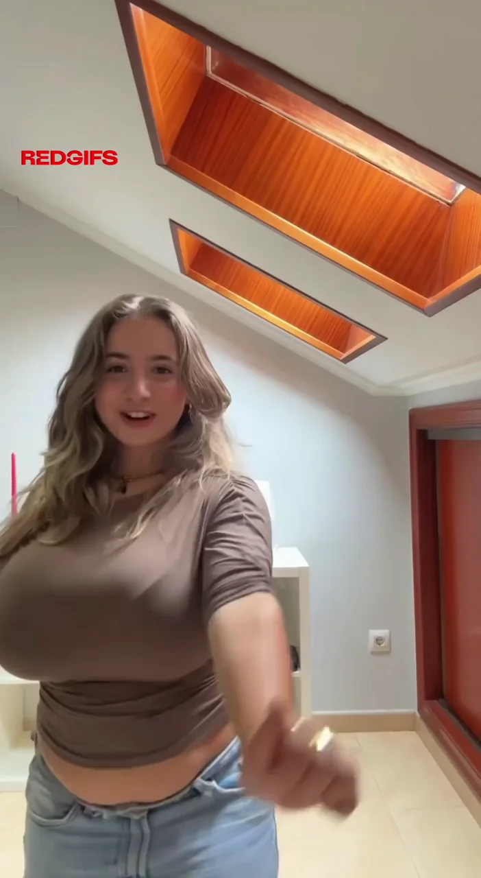 😍 Busty Spanish Babe Dancing & Smiling with Massive Tits Bouncing 🔥