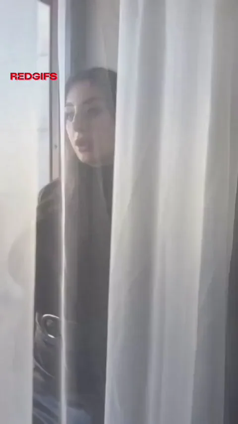 Black Fit Busty Tease 💋🍑