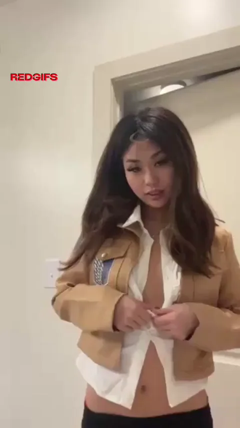 Cute Asian Petite Slays in Tan Jacket Tease 💁‍♀️🔥🥰