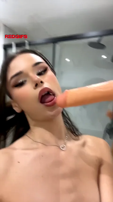 if i ask you nicely, would u let me suck ur cock?