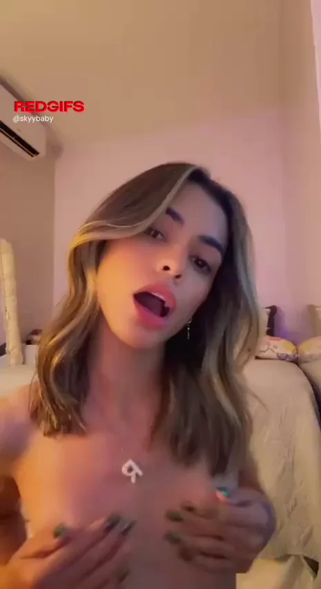Hot Babe with Big Tits & Juicy Ass Teases: Your Thoughts on Girls with Cocks? 🍑🍆💦