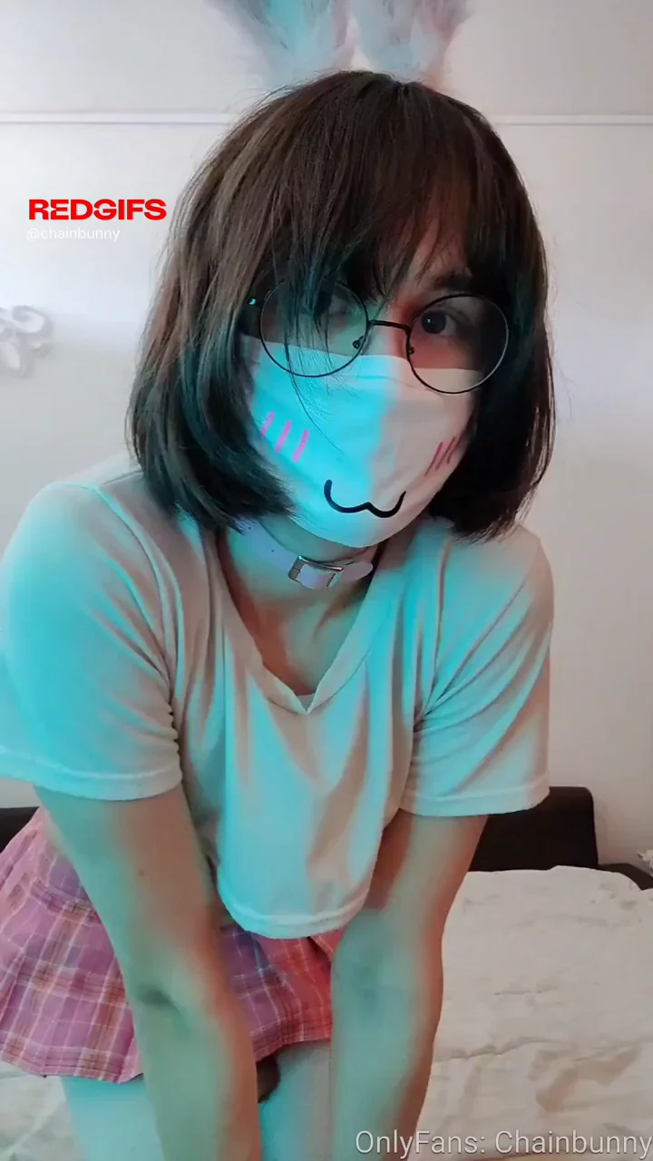 Your horny bunny next door sends you this~ 💕🐇