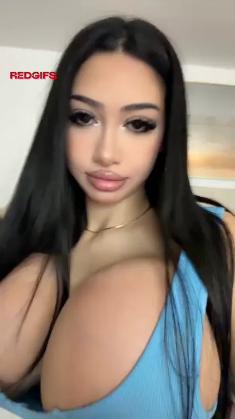 Join this bratty bimbo in bed 🙈