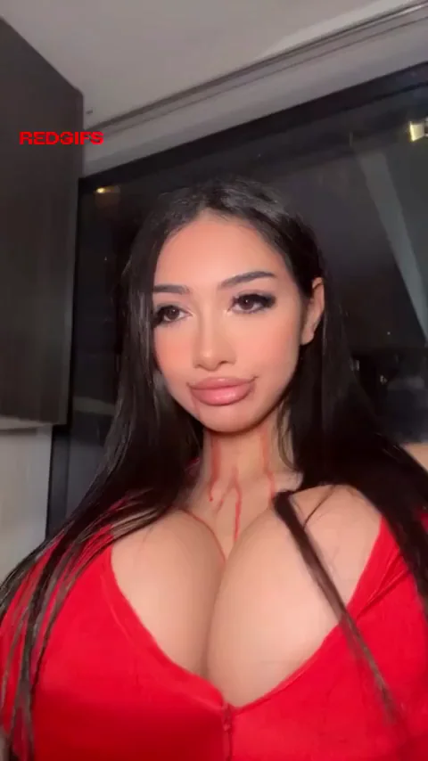 This is what going out with a Barbie Doll looks like 🩸😝😝