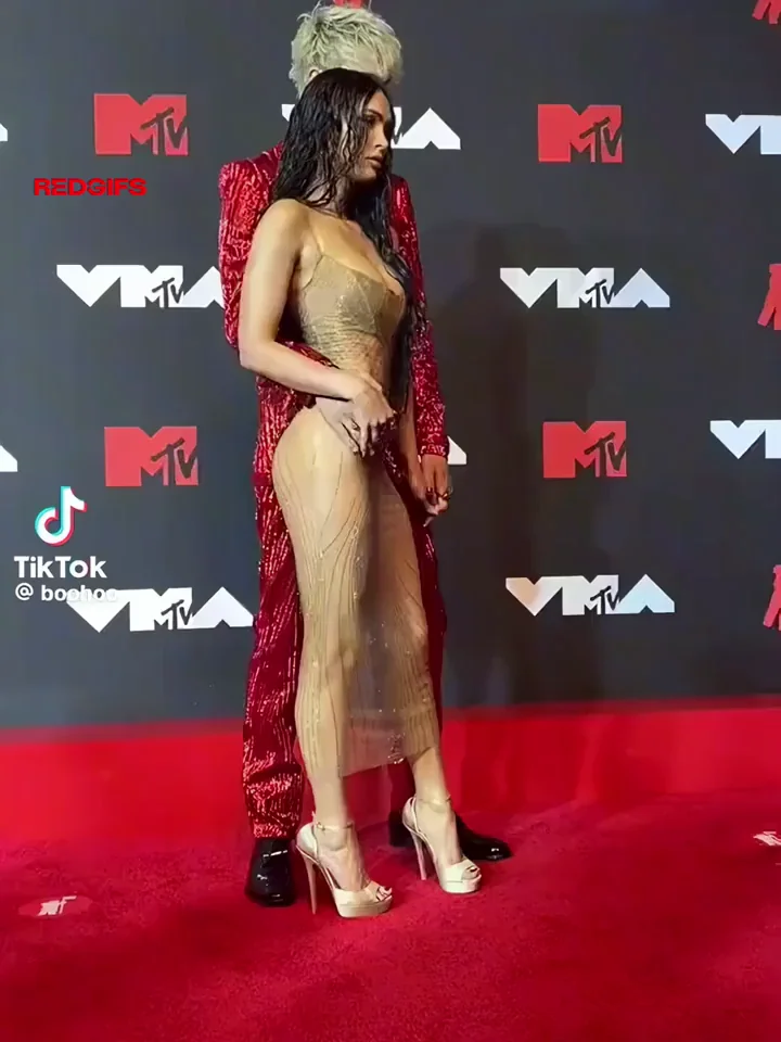 Megan Fox Bimbo Slut at VMAs