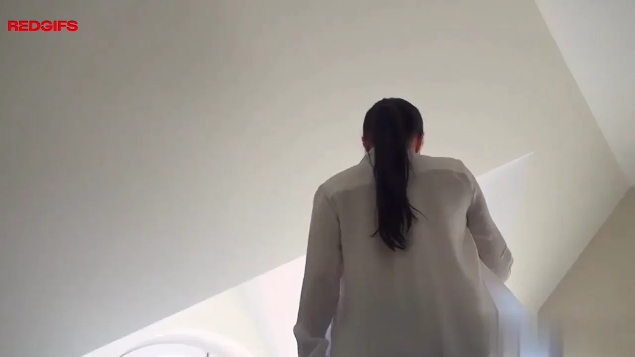 Big Tit Slut's Oral Hygiene Tease
