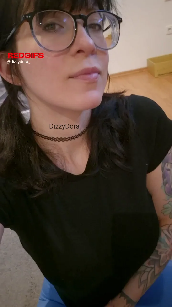 Braces Babe Flashes Massive Tits 😍🦷💦
