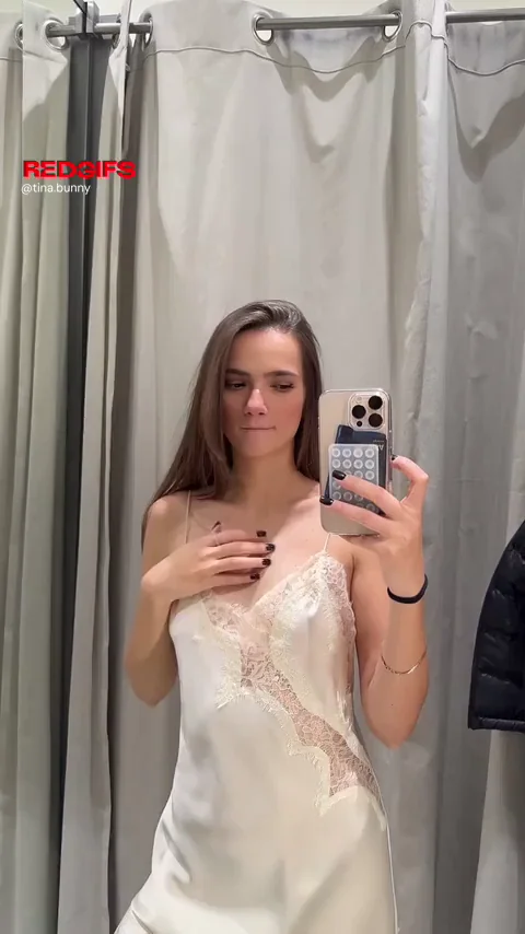 Let me know if youd like to fck me in the changing room