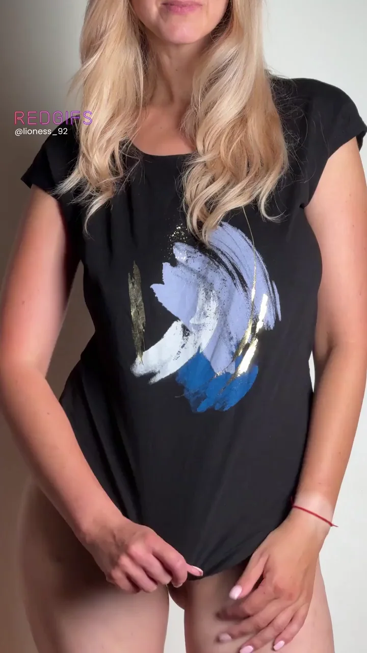 😈 Cheating Wife's Secret Thrill: Flashing Her Saggy Big Tits & Teasing Pussy 👅💦
