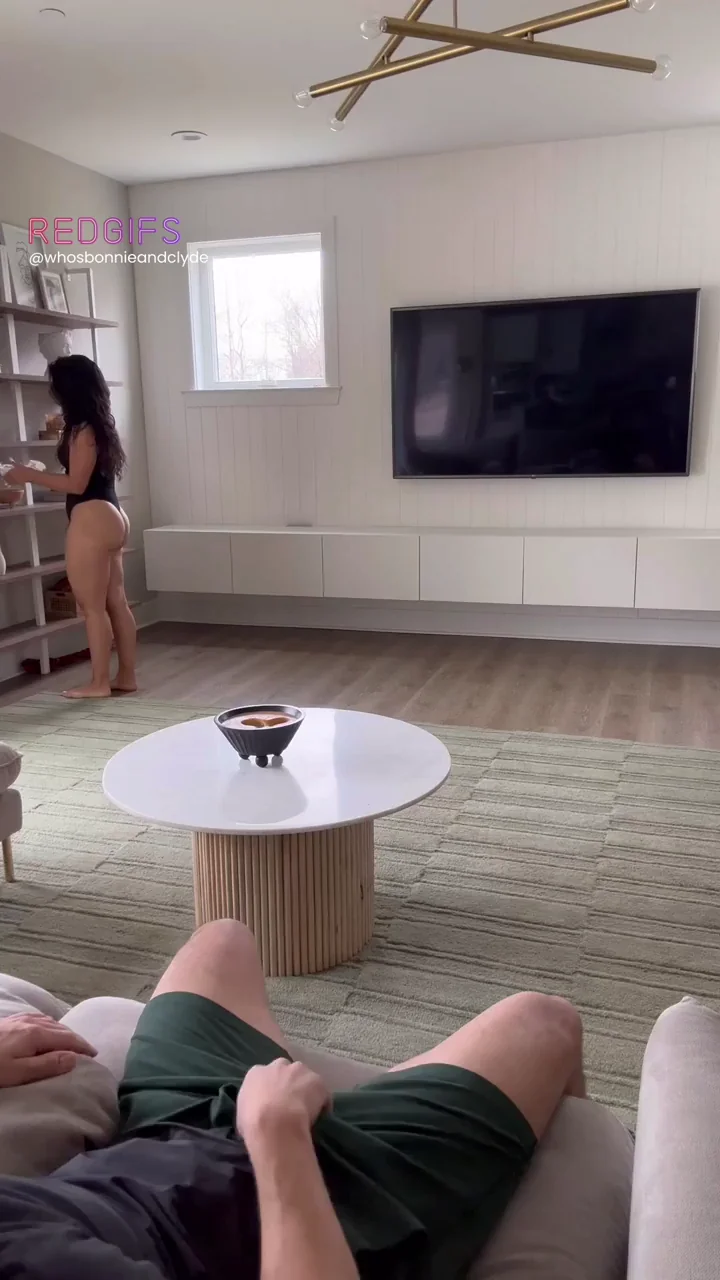 He couldn’t resist that Venezuelan booty