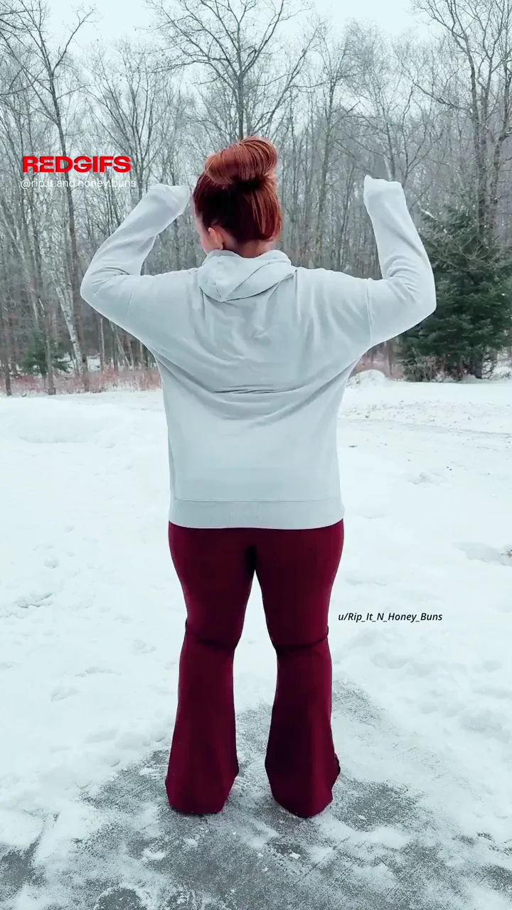 Chubby Redhead MILF Drops Clothes in Snowy Woods 😈🍑❄️