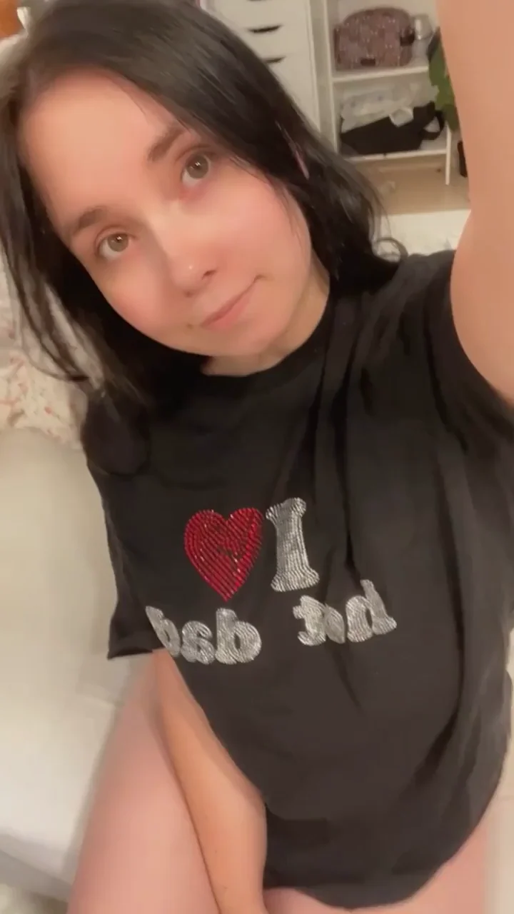 Wait a second, I wanna show you my curvy polish body!