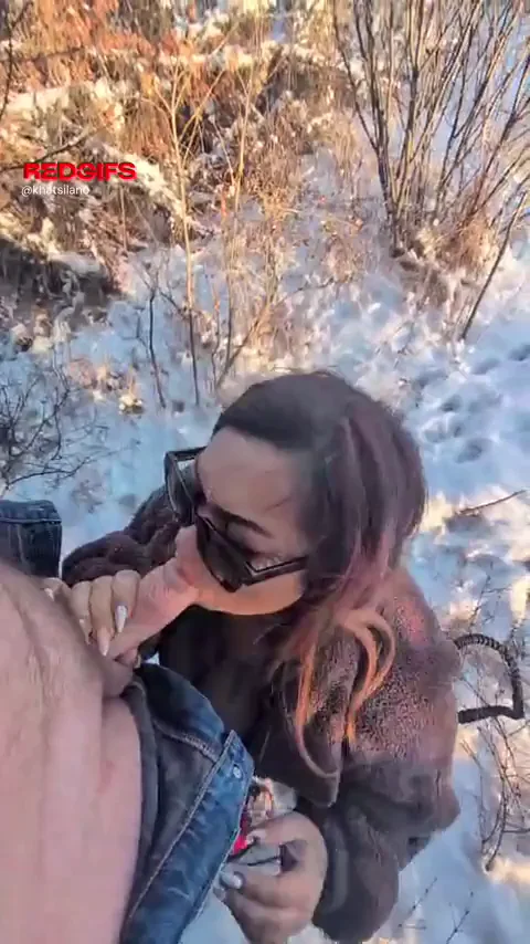 Dared to deepthroat at the dog park