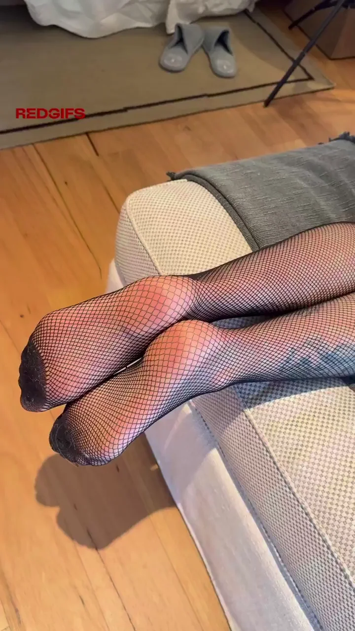 Goth Egirl's Insane Fishnet Ass Tease