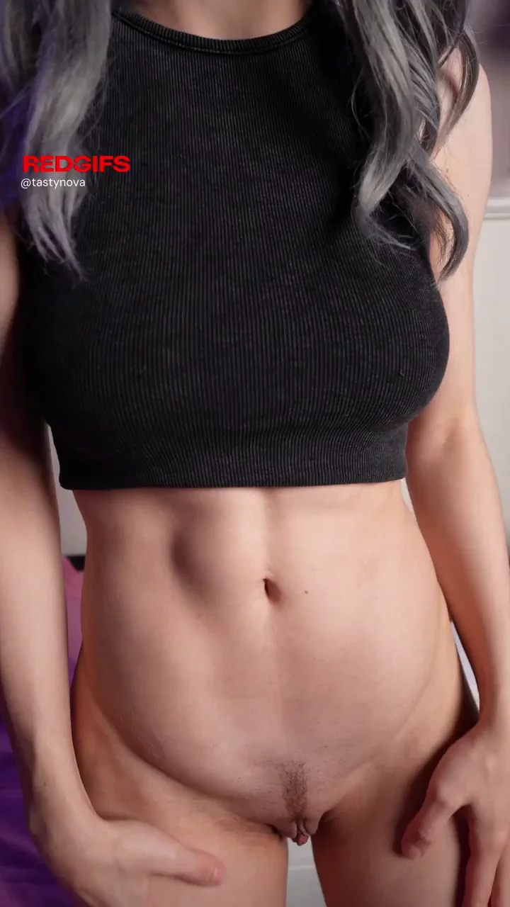 Showing off my fit tummy