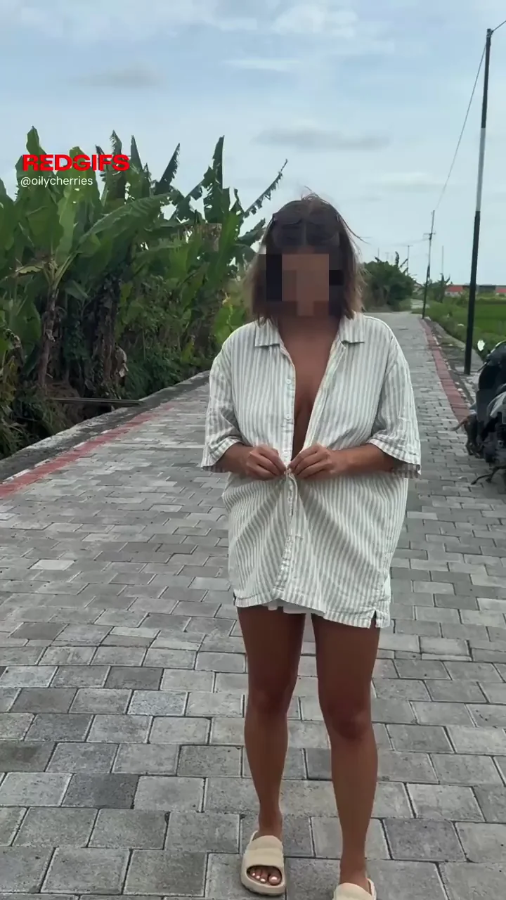 Hoping a Stranger Spots My Huge Tits Flash 😈👀