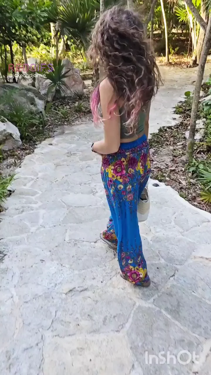 flashing With no shame on the park