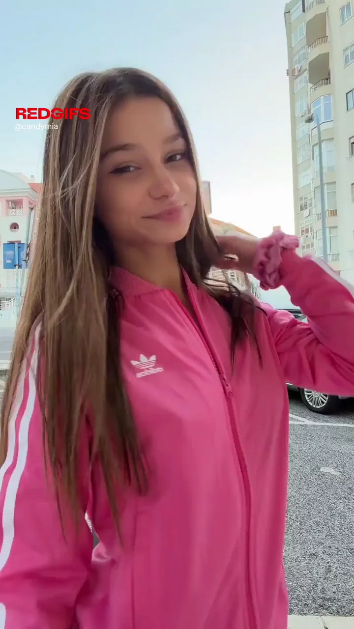 Quickie Pink Tracksuit Boob Flash 😈🍈🍈
