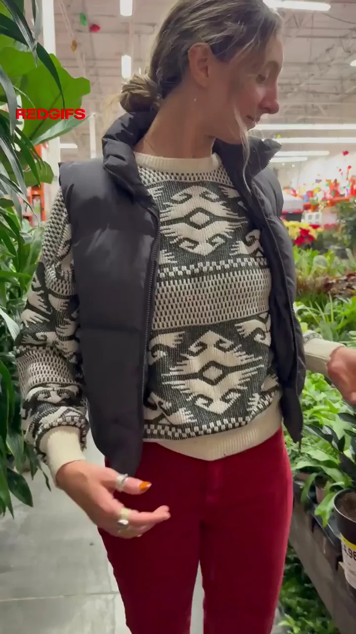 Nervous Slut Flashes Tiny Tits in Flower Shop