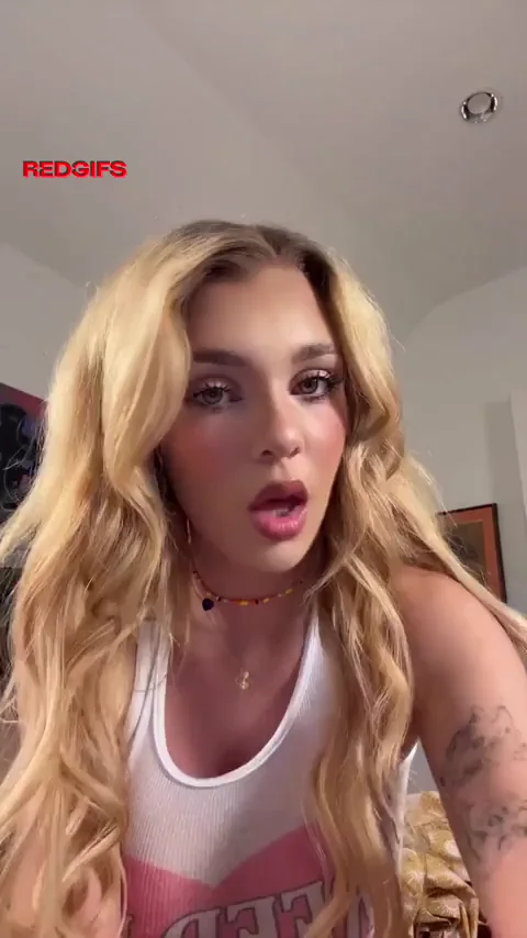 Gabbie looking great in this tight top!