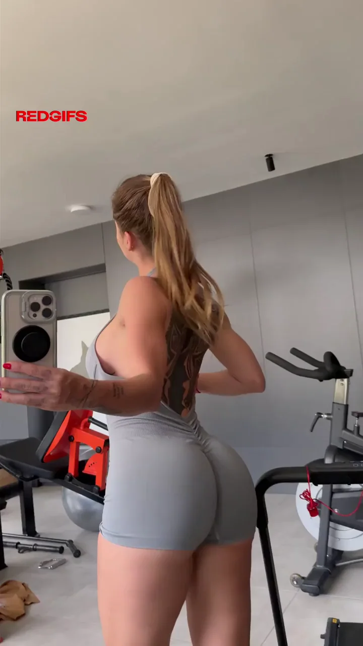 Latina Curves Tease in Tight Gray Yoga Shorts 🍑🔥