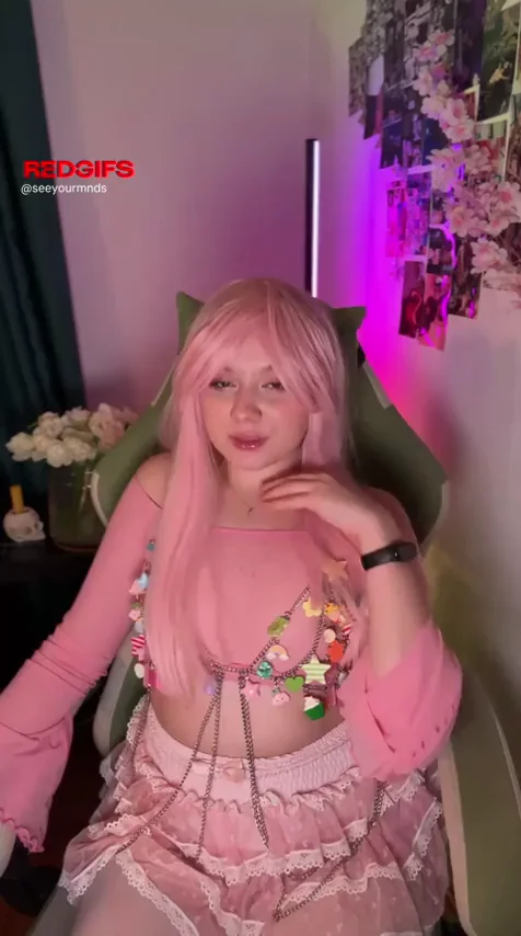 Neon Pink Hair Slut Matches Her Dripping Wet Pussy 😻💦