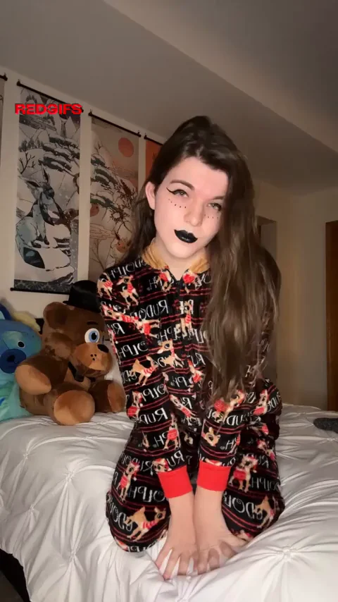 Cuddly Xmas PJ Tease with Petite Trans Girlcock 🍭🎄