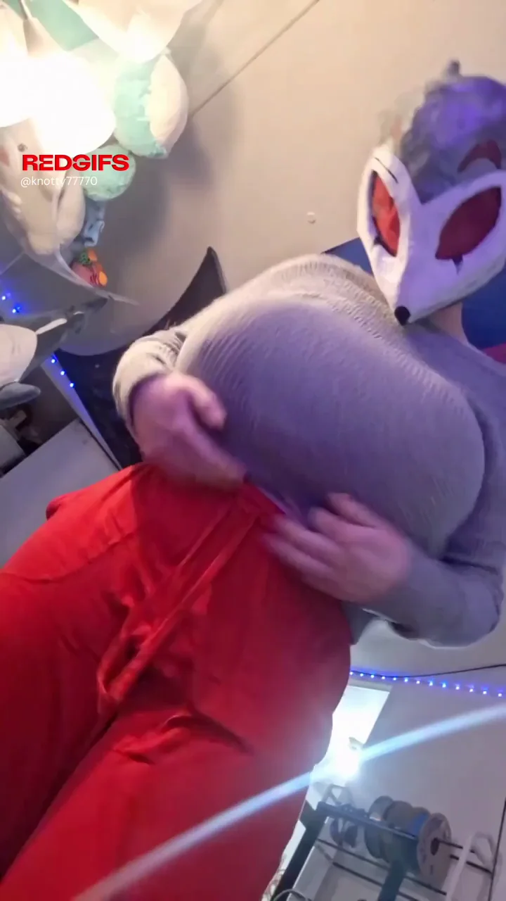 TITSMAS DAY 5: Boob Drop ⬇️(○ )( ○)⬇️