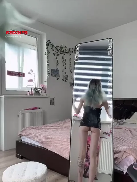 Tiny Goth sluts are the most insatiable